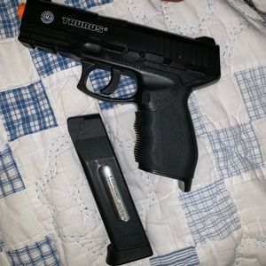 Taurus Gas co2 Non-Blowback Airsoft Pistol